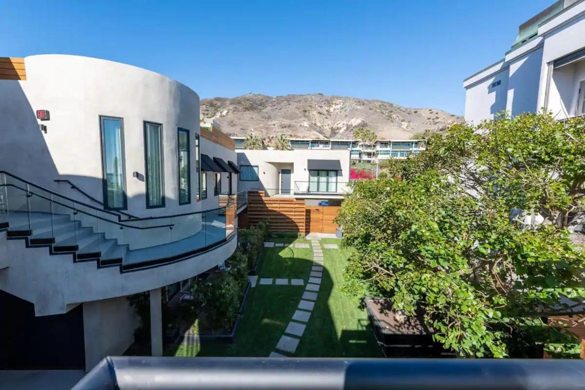 Malibu Sand Carbon Beach Suites Zewnętrze zdjęcie