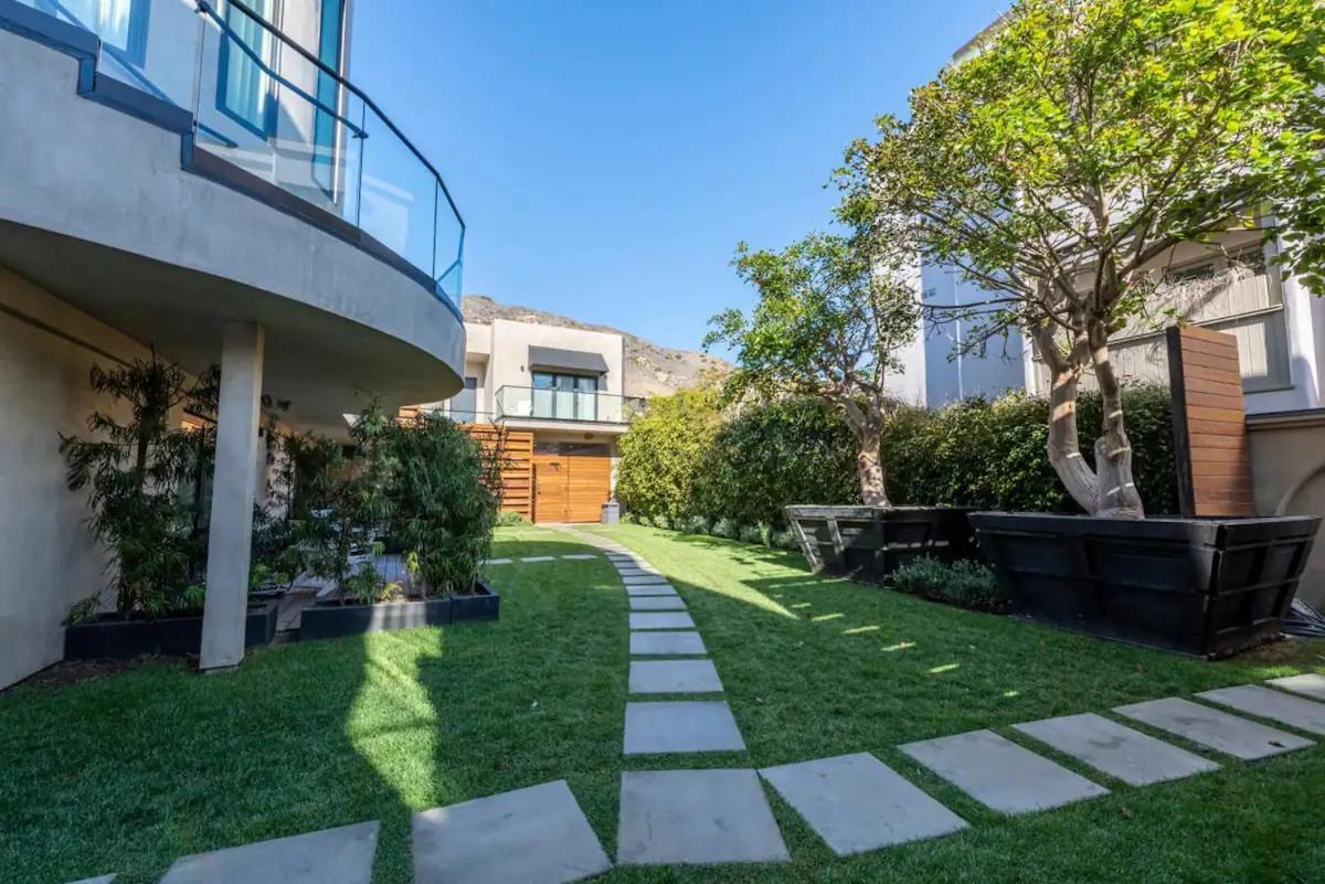 Malibu Sand Carbon Beach Suites Zewnętrze zdjęcie
