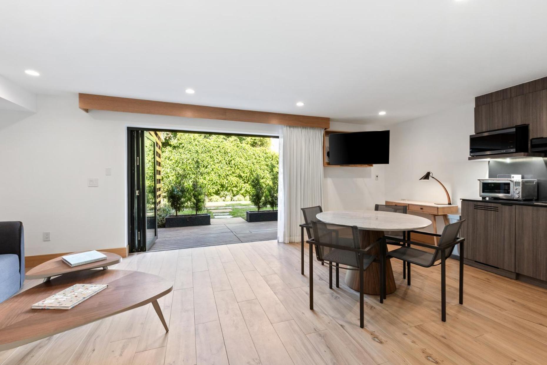 Malibu Sand Carbon Beach Suites Zewnętrze zdjęcie