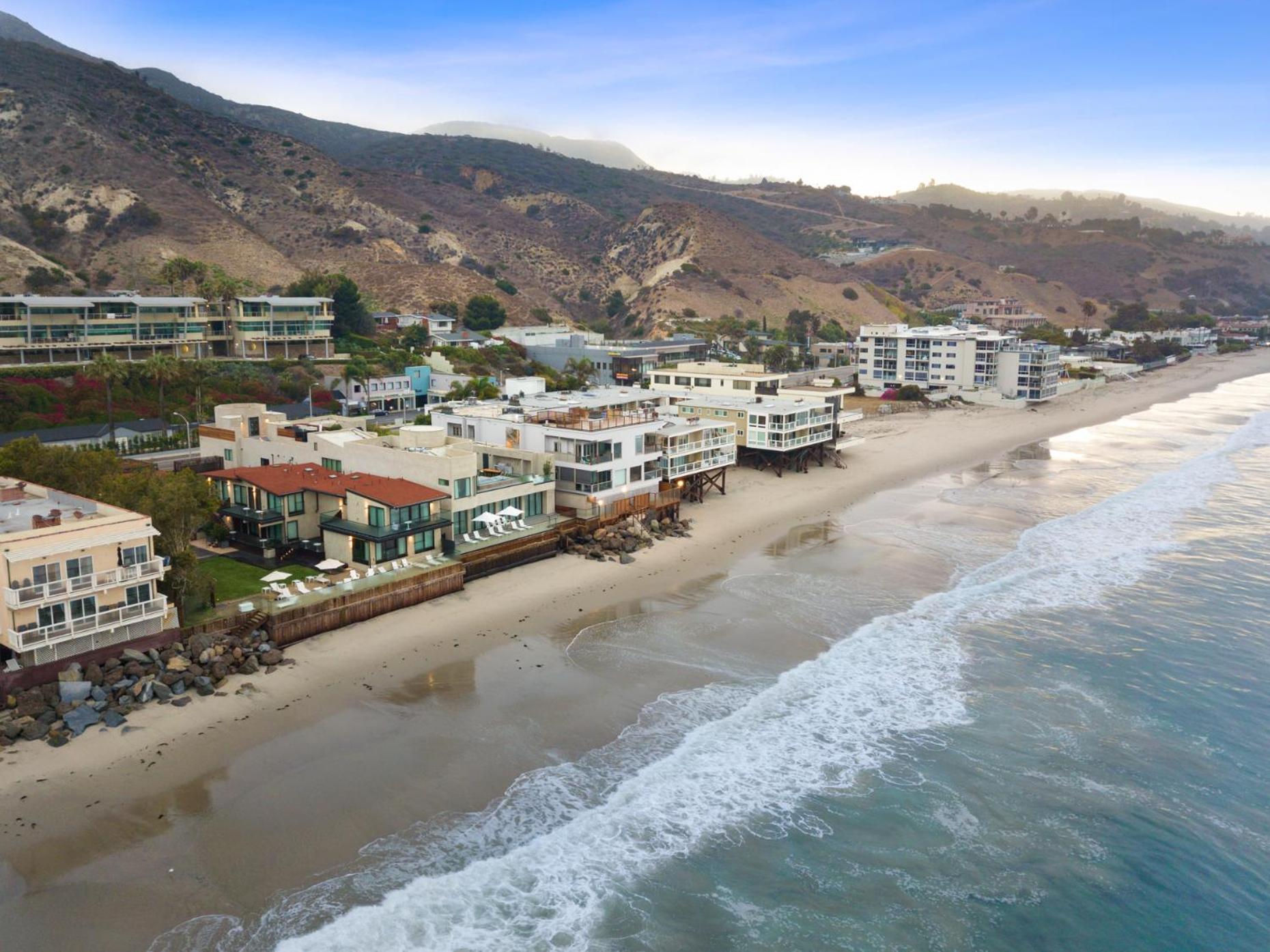 Malibu Sand Carbon Beach Suites Zewnętrze zdjęcie