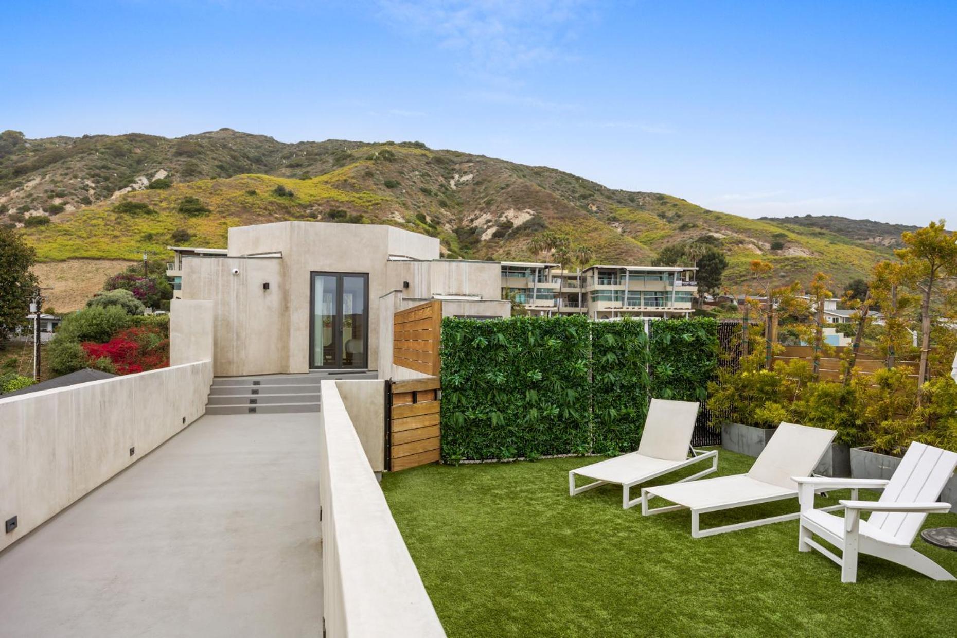 Malibu Sand Carbon Beach Suites Zewnętrze zdjęcie