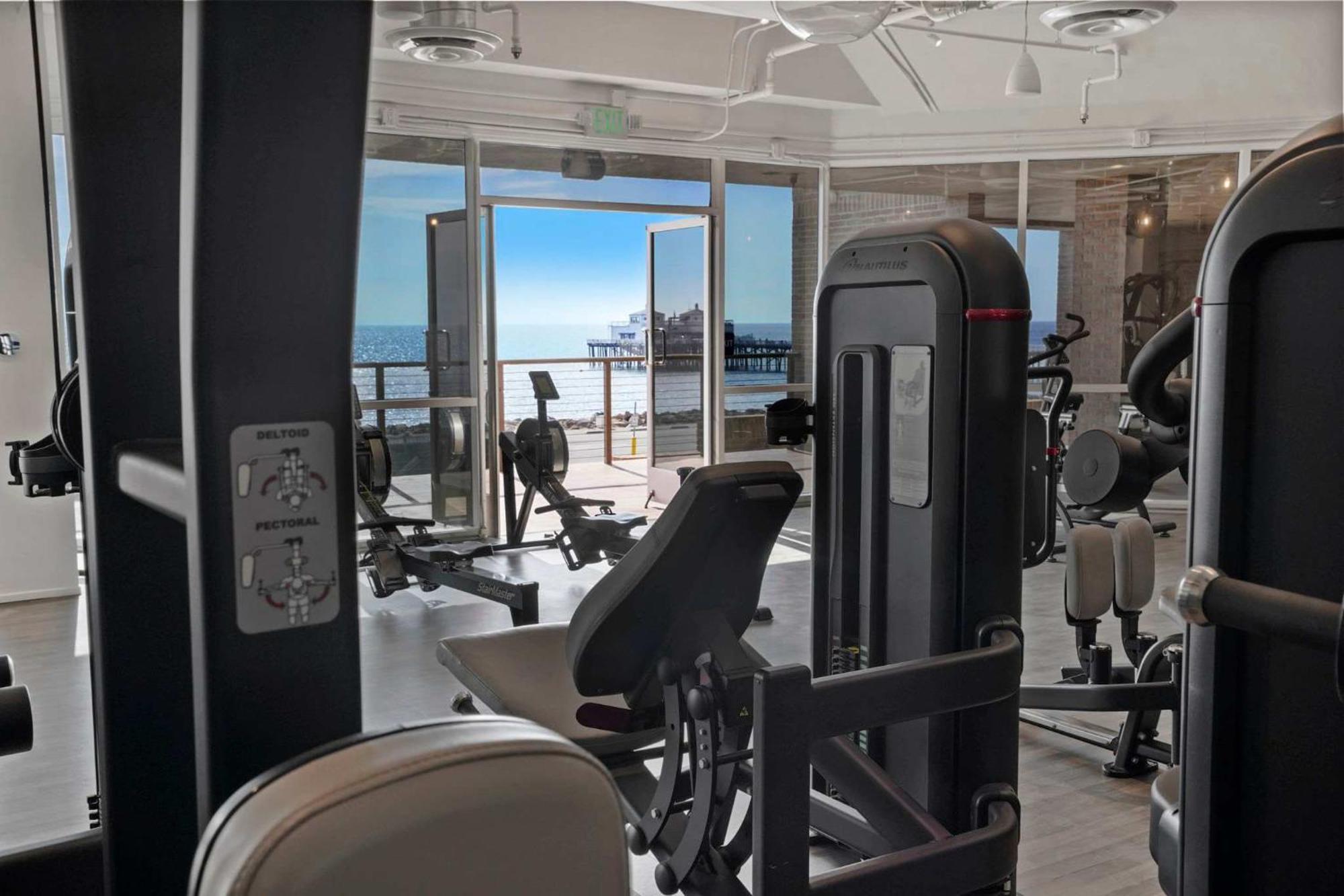 Malibu Sand Carbon Beach Suites Zewnętrze zdjęcie